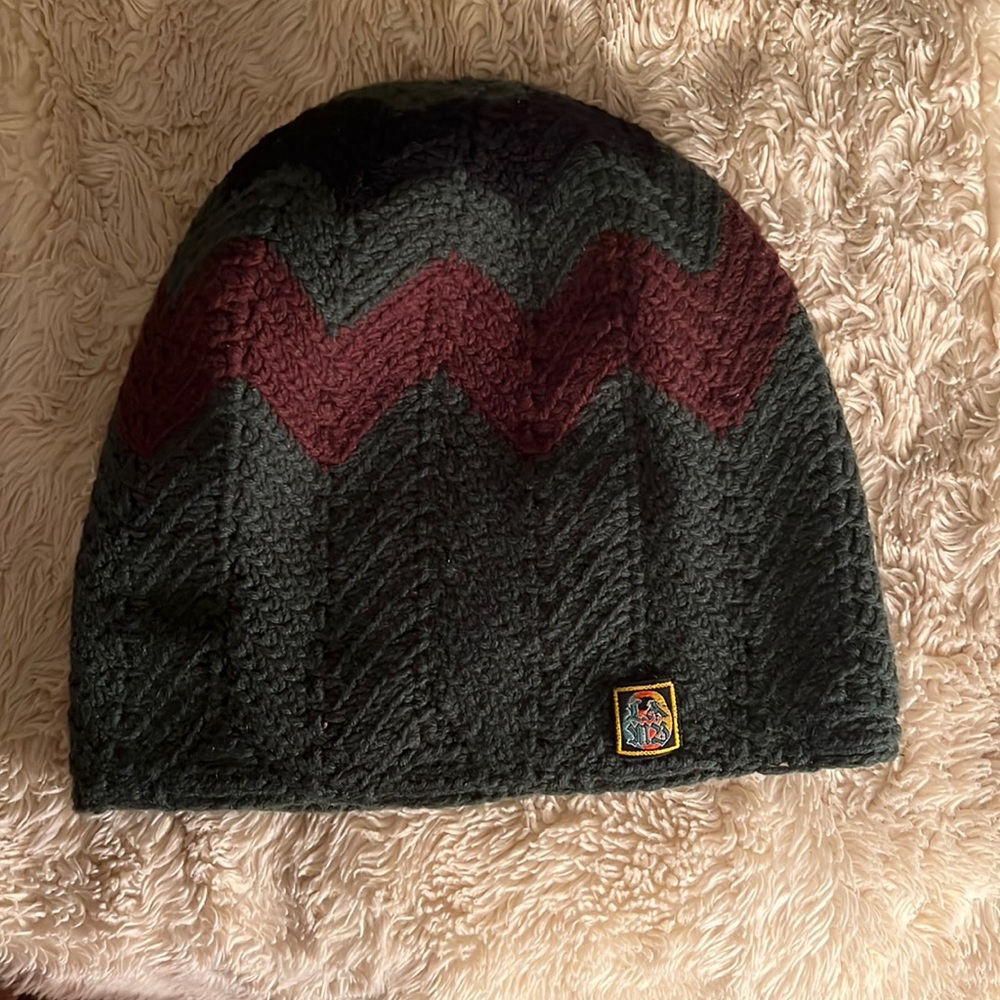 💕LIKE NEW L.A.M.B. Gwen Stefani knit rasta beanie hat. Green burgundy black